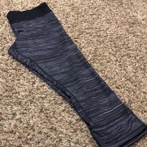 Women’s Large Champion Capri Athletic Pants